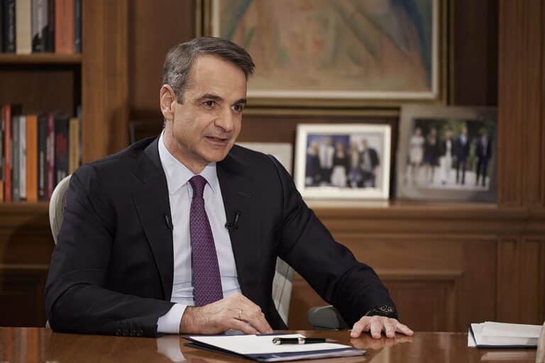 Μητσοτάκης: «Εθνικός στόχος η μόνιμη αύξnση των μıσθών»
