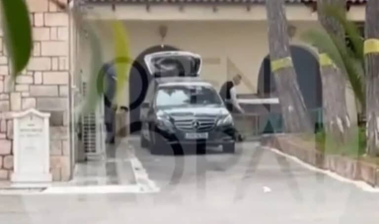 Έφτασε στο κοιμητήριο Καλλιθέας η σορός του 3χρονου Άγγελου