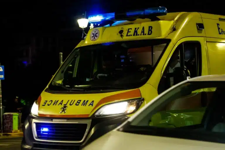 Αυτοκίνητο παρέσυρε και σκότωσε 79χρονο στη λεωφόρο Καρέα