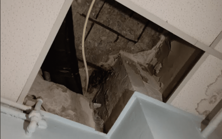 Έπεσε γυψοσανίδα από το ταβάνι σε Νοσοκομείο σημειώθηκε και διαρροή νερού