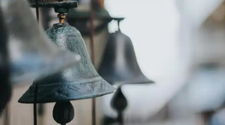 Λυκόβρυση: Άγριος καβγάς και ξύλο για μια θέση πάρκινγκ σε μοναστήρι