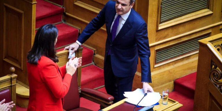 Μητσοτάκης: Προανήγγειλε αναβάθμιση των ΜΜΜ – 900 καινούργια λεωφορεία έως τα μέσα του 2025