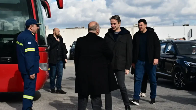 Σταμάτησαν οι ισχυροί σεισμοί στη Σαντορίνη με το που έφτασε ο Κυριακός Μητσοτάκης