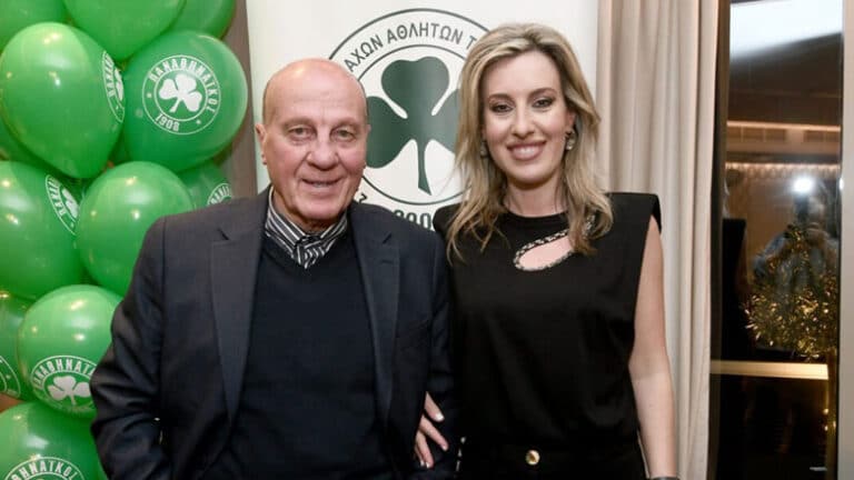 Πόπη Δομάζου: Απαντά στην ανάρτηση που έκαναν οι αδερφές της