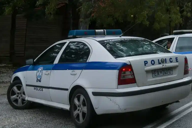 Κυψέλη: Άρπαξαν ηλικιωμένη από τον λαιμό και της πήραν τσάντα με 100.000 εupώ