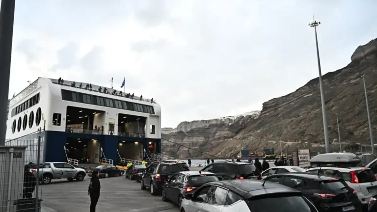 Νέος δυνατός σεισμός στην Αμοργό – Έφτασε τις 1200 δονήσεις η περιοχή – 11.000 άτομα έφυγαν