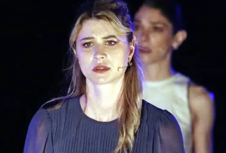 Εριέττα Μανούρη: Ξεσπά κατά των θεατών στο θέατρο – «Δεν είστε στον καναπέ σας, θα σέβεστε τους ανθρώπους που είναι εκεί πάνω»