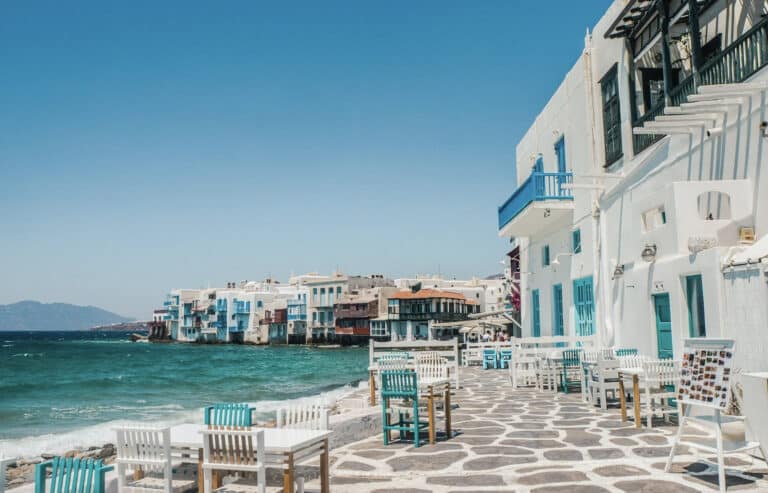 Μύκονος: Υποχώρησε η θάλασσα και αποκαλύφθηκε τμήμα της στεριάς – Το φαινόμενο που αναστάτωσε τους κατοίκους του νησιού