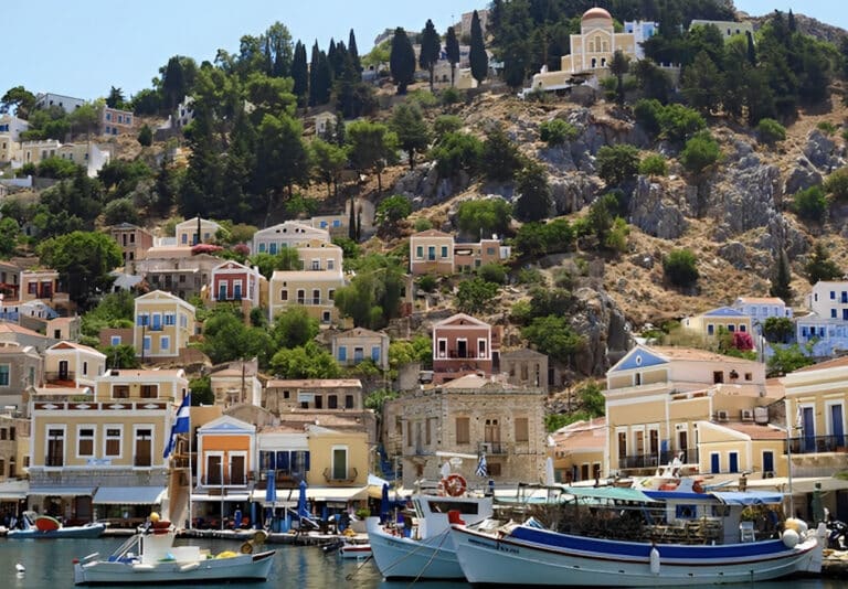 Σύμη: «Οι γονείς της 13χρονης θα έπρεπε να ερωτηθούν πώς της μπήκε η ιδέα να τους κάνει κακό», λέει ο δικηγόρος του 15χρονου