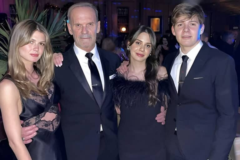 Πέτρος Κωστόπουλος για τον αρραβώνα της κόρης του: «Κουφάθηκα» που ο γαμπρός μου ήρθε να ζητήσει…»