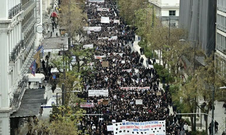 Τέμπη: Εισαγγελική έρευνα για αναρτήσεις που προτρέπουν σε βιαιοπραγίες την ημέρα των συγκεντρώσεων
