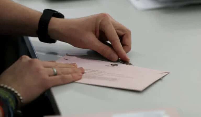 Εκλογές στη Γερμανία: Πρώτη η Χριστιανοδημοκρατική Ένωση – Πτώση της αριστεράς και μεγάλη άνοδος της ακροδεξιάς