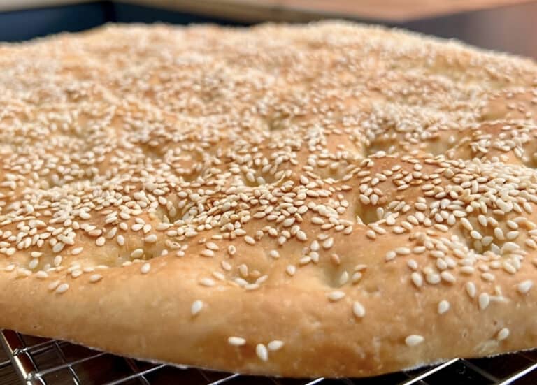 Η πιο εύκολη συνταγή για λαγάνα – Με υλικά που ήδη έχουμε στην κουζίνα