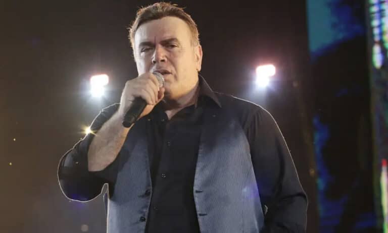 Πέθανε ο τραγουδιστής Μανώλης Λιδάκης – Ήταν 64 ετών