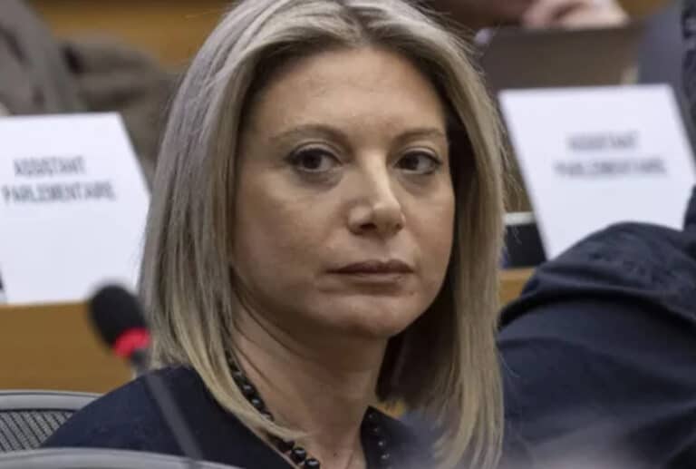 Τραγωδία στα Τέμπη: Η Μαρία Καρυστιανού ζήτησε να δει άμεσα τον Νικήτα Κακλαμάνη, μαζί με τη δικηγόρο της – Τι της απάντησε ο πρόεδρος της Βουλής