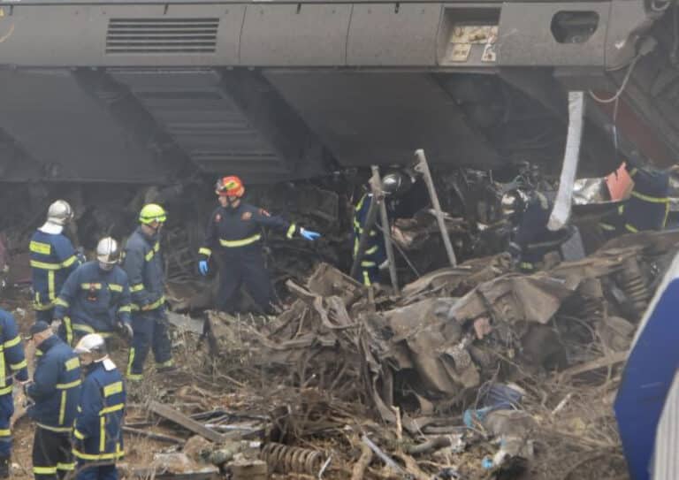 Καθηγητές ΑΠΘ:  Auτή είναι η αιτία της ανάφλεξης στα Τέμπη