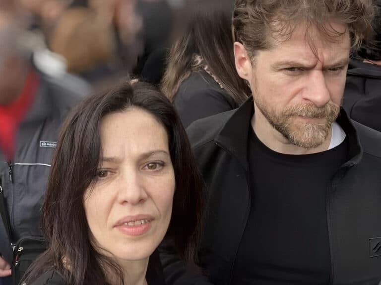 Τέμπη: Μαριλίτα Λαμπροπούλου και Δημήτρης Λάλος μαζί στη συγκέντρωση στο Σύνταγμα