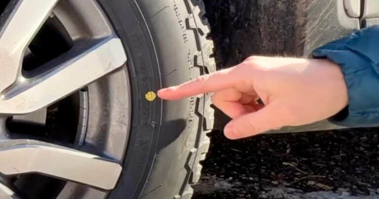 Γιατί το να αγνοείτε αυτή την κουκκίδα στα λάστιχα είναι μεγάλο λάθος