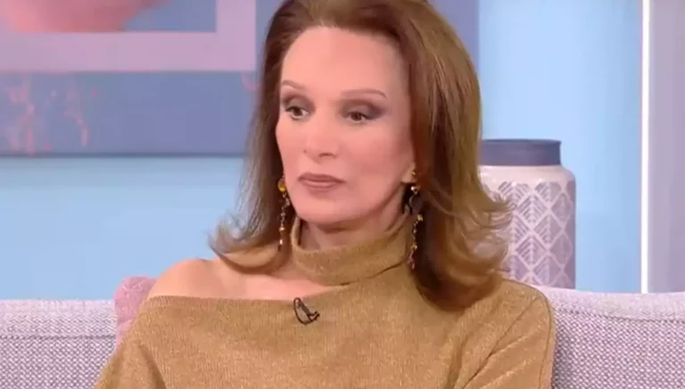 Μαίρη Βιδάλη: Η πρώτη συνέντευξη μετά τον θάνατο του γιου της, Κάρολου – «Μου δίνει τη δική του…»