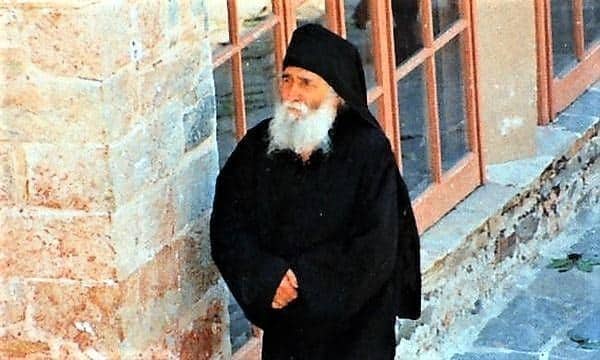 Άγιος Παΐσιος: Σήμερα μπήκε μέσα στον άνθρωπο η τεμπελιά, το βόλεμα η πολλή άνεση