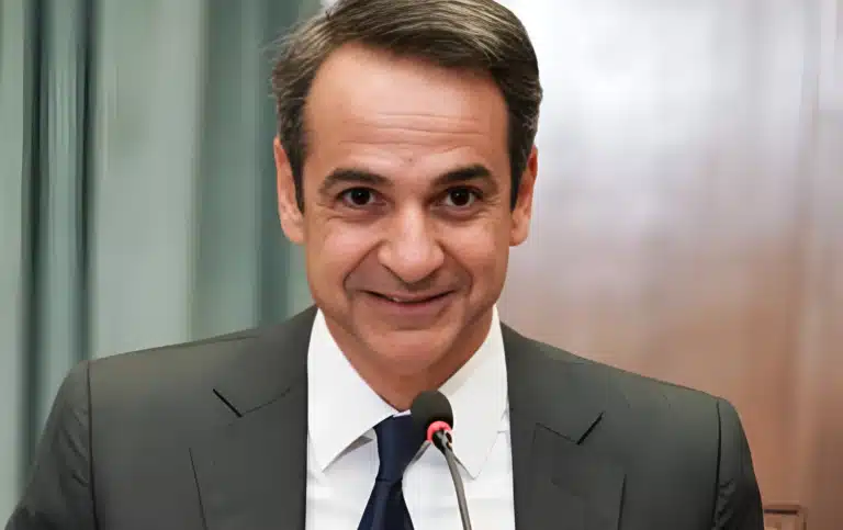 Μητσοτάκης: «Ο 13ος μισθός έχει ήδη δοθεί στο δημόσιο – Πάμε για τον 14ο»