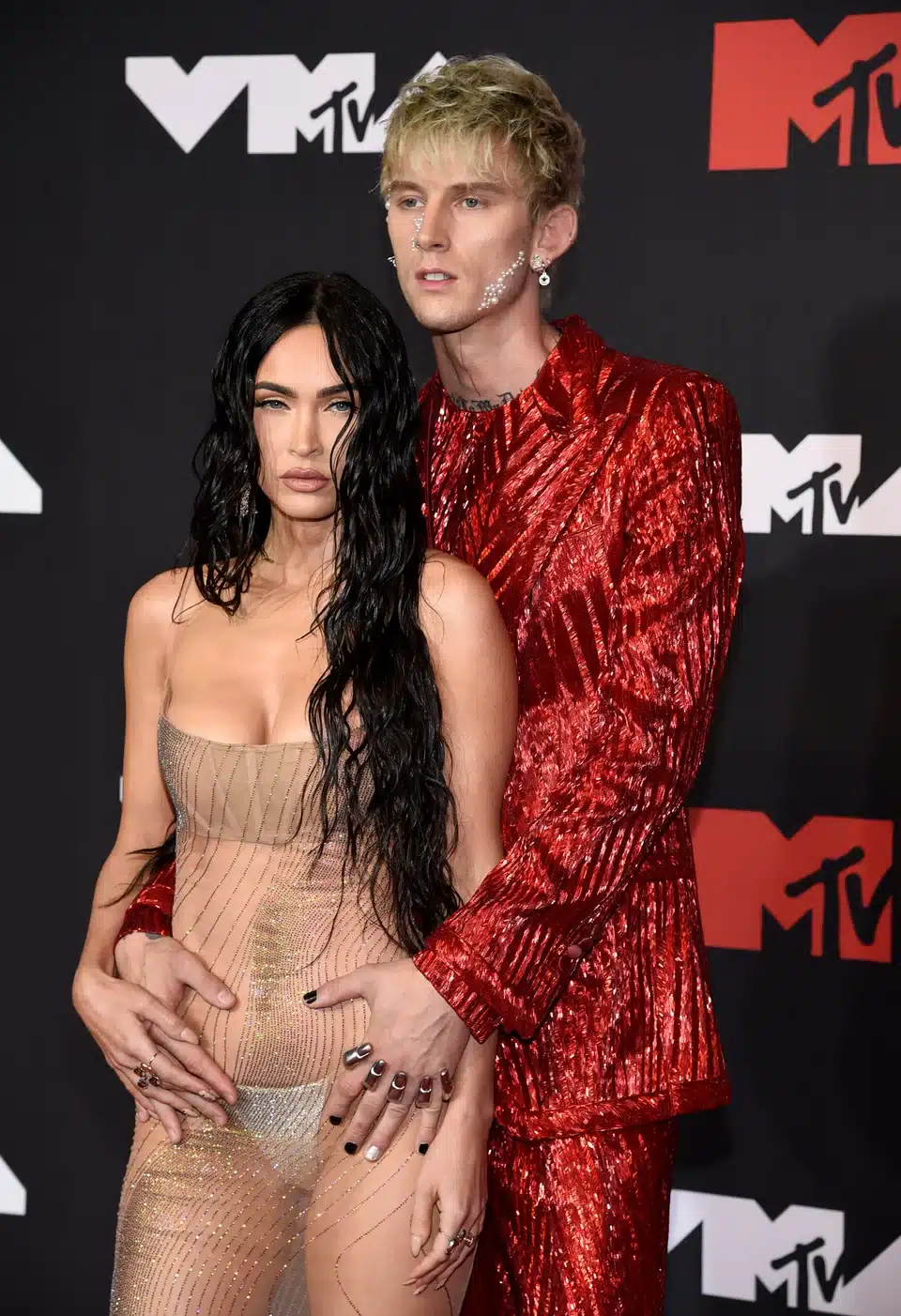 megan fox machine gun kelly.jpg