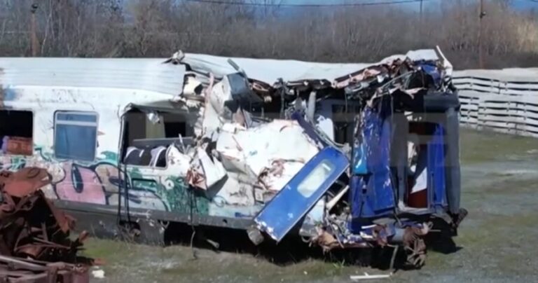 Τέμπη: Εντοπίστηκαν τμήματα της καμπίνας της εμπορικής αμαξοστοιχίας