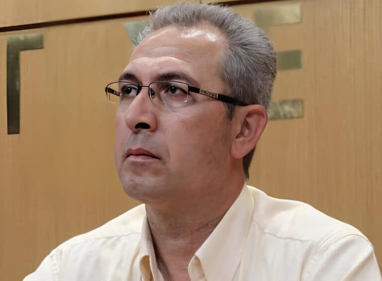 Η φωτόγραφια που ανέβασε ο πρόεδρος εργαζομένων της Hellenic Train – «Αδύνατον να χωρέσουν 125 μπιτόνια στον θάλαμο»