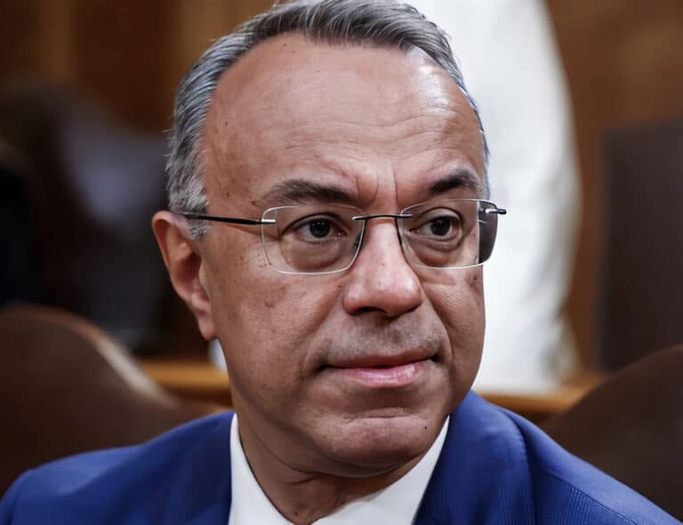 Σταϊκούρας: «Ναι, εγώ μετακινούμαι με τα τρένα»