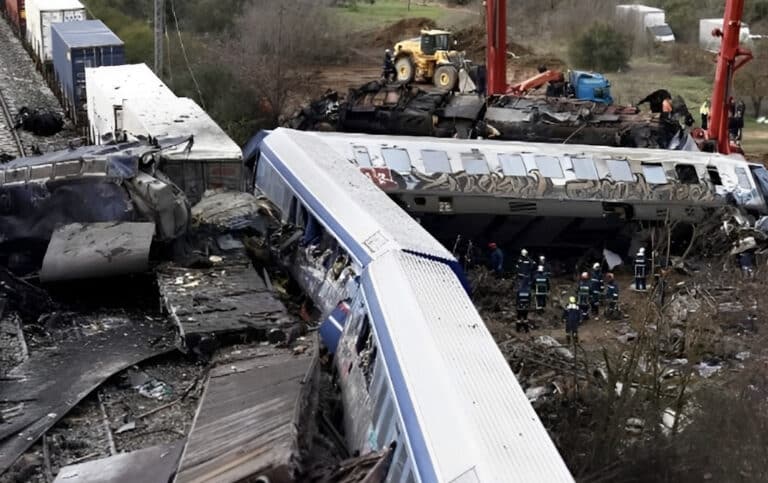 Τέμπη: Μεγάλη ανατροπή για το πρώτο βαγόνι της εμπορικής αμαξοστοιχίας – Τι μετέφερε τελικά