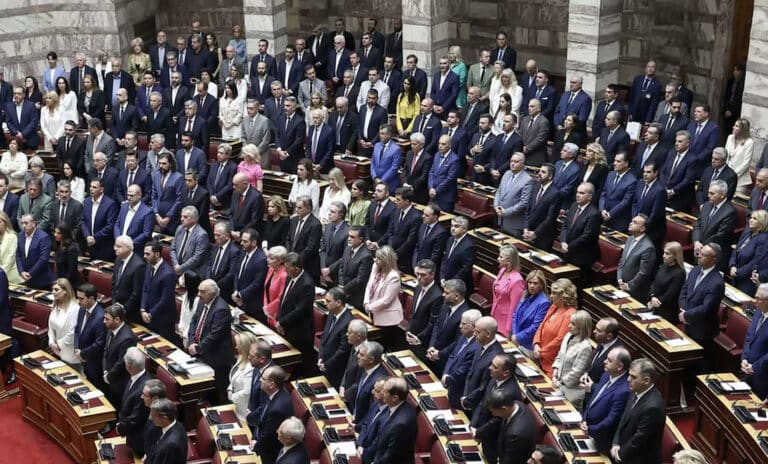 Ρεκόρ χρημάτων αναμένεται να λάβουν ως κρατική χρηματοδότηση φέτος τα κόμματα: Θα μοιραστούν πάνω από 40 εκατ. εupώ