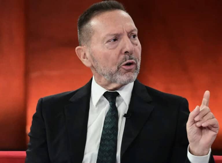 Στουρνάρας: «Η επαναφορά του 13ου και 14ου μισθού θα στερήσει χρήματα από τους φτωχούς»