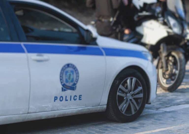Θρίλερ στο Κορωπί: Άνδρας «μπούκαρε» στο Α.Τ και τραυμάτισε με κατσαβίδι δύο αστυνομικούς