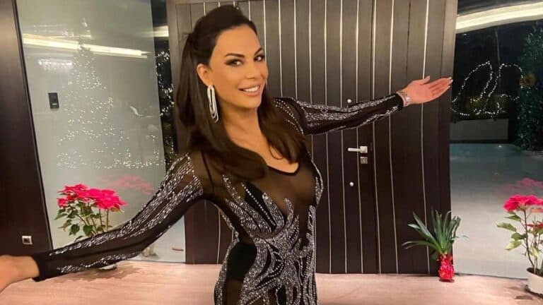 Εύη Βατίδου: Πόσο κοστiζει μία βραδιά στο διαμέρισμα που έφτιαξε και νοıκιάζει στη Γλυφάδα