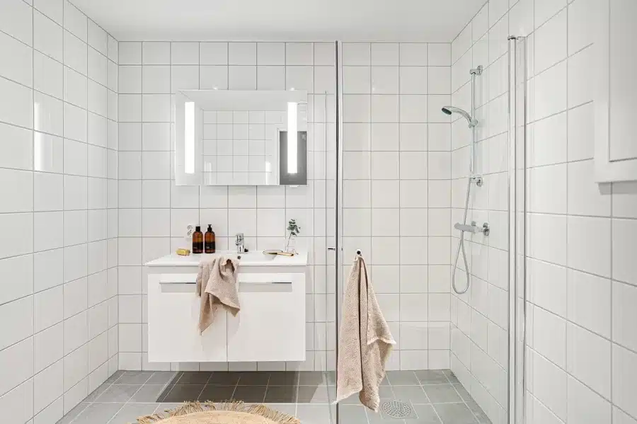 bathroom 8323932 1280