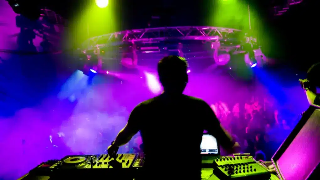 dj.png