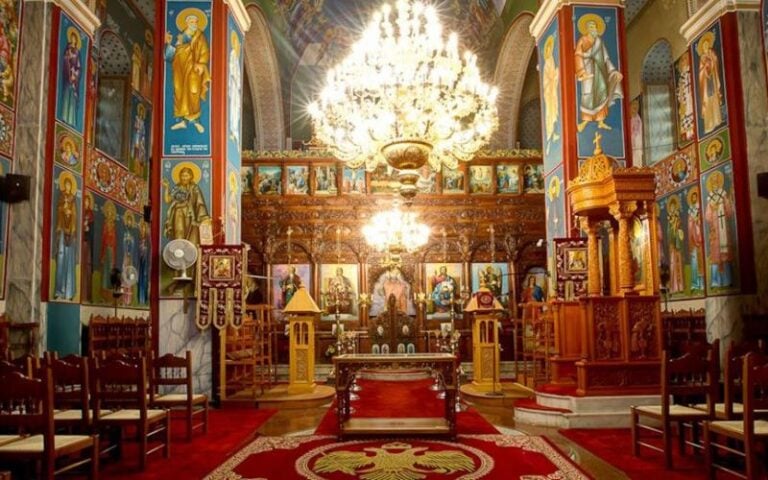 Eπiθεσn σε κορυφαία Υπουργό μέσα σε εκκλησία στο Περιστέρι – Πώς αvτέδρασε