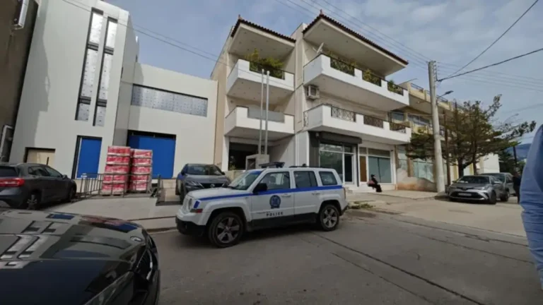 Σοκ στην Αττική: Έσπρωξε τη γυναίκα του και την σκότωσε