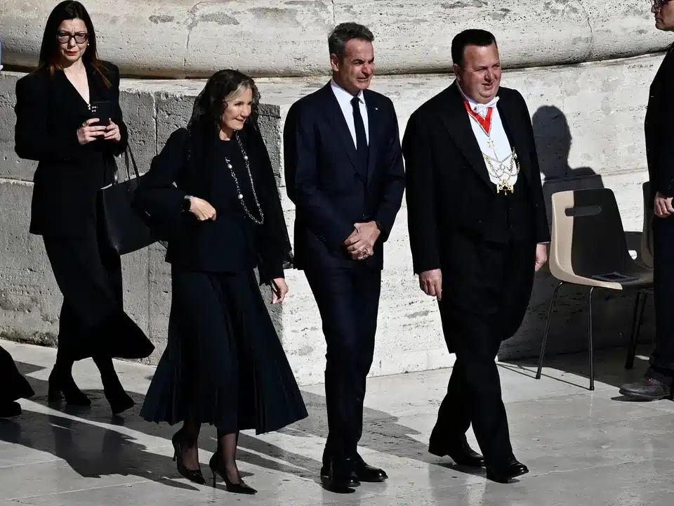 mitsotakis mareva pope1.jpg