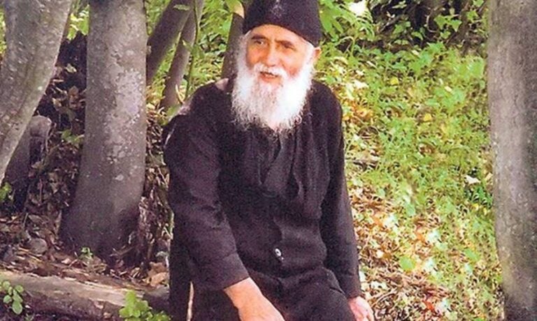 Άγιος Παΐσιος: «Όταν βλέπεις άσχημο όνειρο, ποτέ να μην εξετάζεις τι είδες, αν είσαι ένοχη & πόσο φταις»