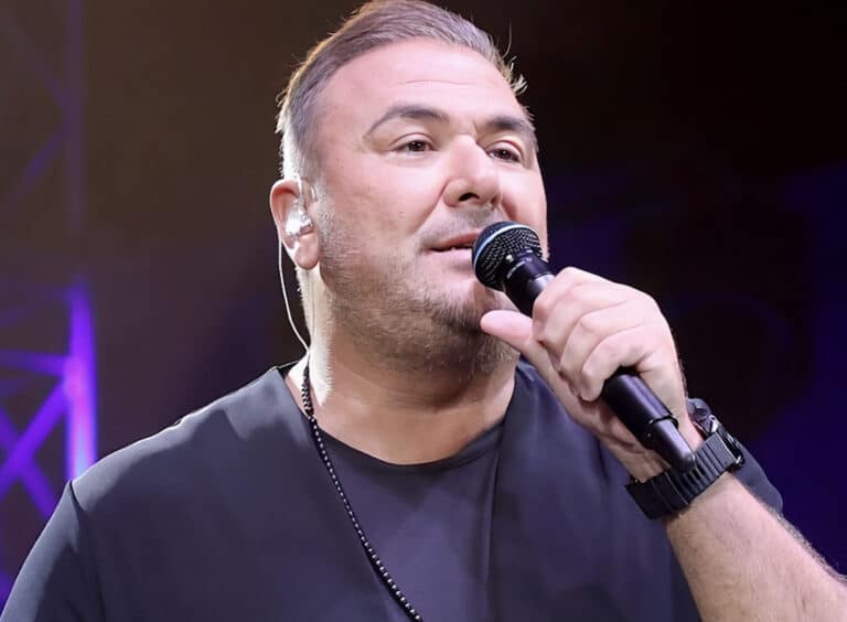 Αντώνης Ρέμος: «Ζαλίζει» ο τιμοκατάλογος στη συναυλία του στο Ντουμπάι