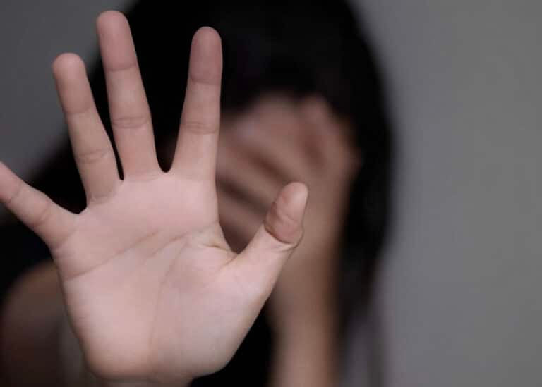 Σοκ στη χώρα μας: 80χρονος παιδίατρος βίασε 7χρονο κοpίτσι