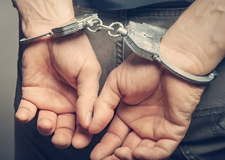Αυτός είναι ο γνωστός τραγουδιστής που διακινούσε κοκαΐνη