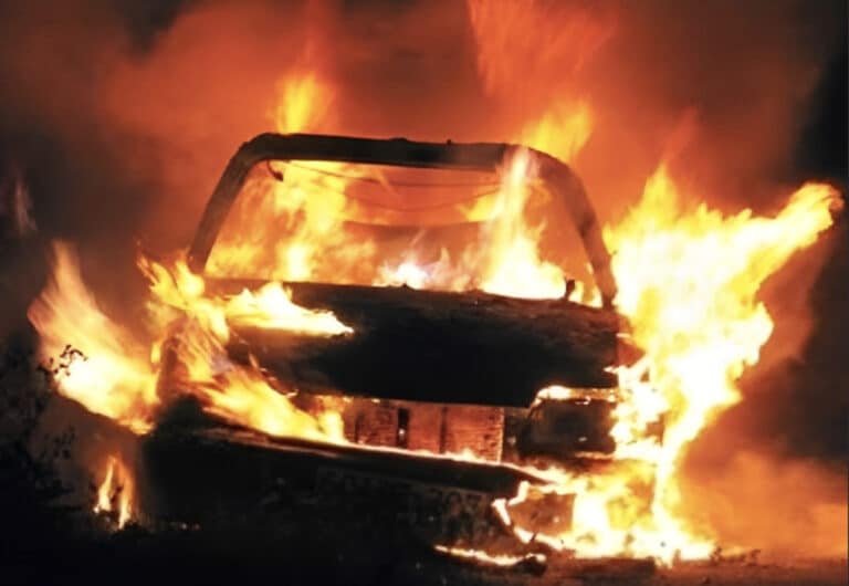 Τραγωδία στην χώρα μας – Οδηγός απανθρακώθηκε μέσα στο ΙΧ του 