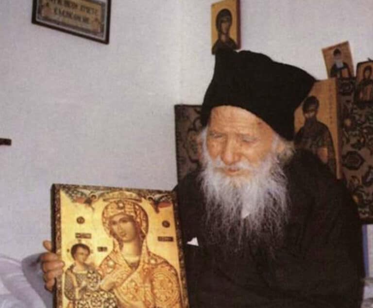 Άγιος Πορφύριος: «Δεν μου αρέσει να προφητεύω αλλά θα σας πω μια προφητεία»