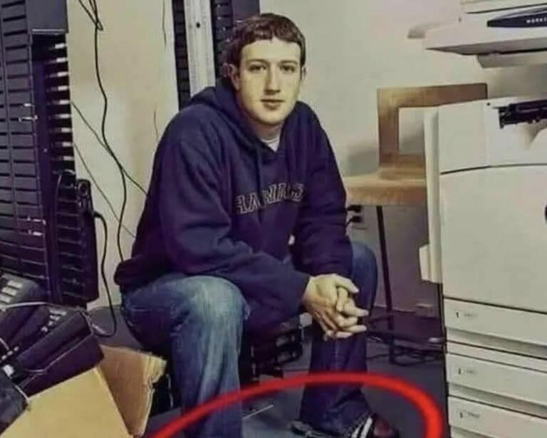 Facebook: Η ιστορία μιας ιδέας που γεννήθηκε σε κοιτώνα και άλλαξε τον κόσμο