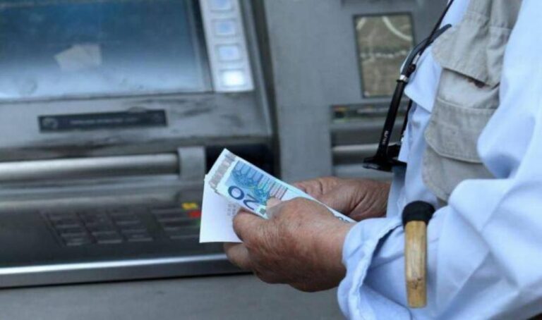 Αναδρομικά: Αιφνίδια πληρωμή σήμερα σε συνταξιούχους – Ποιοι θα πάρουν 6,4 εκατ. εupώ