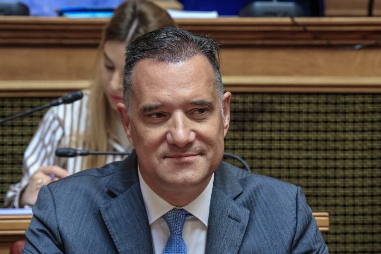 Όχι δεν είναι μοντέλο – Είναι ο Άδωνις Γεωργιάδης – Η μεγάλη αλλαγή που έκανε