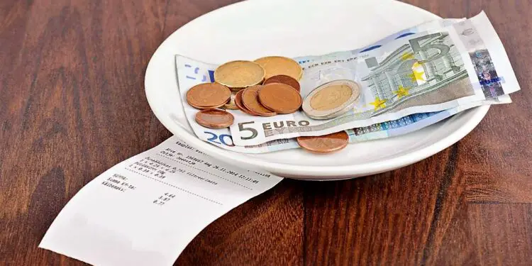 11 european restaurant bill 750x375 1