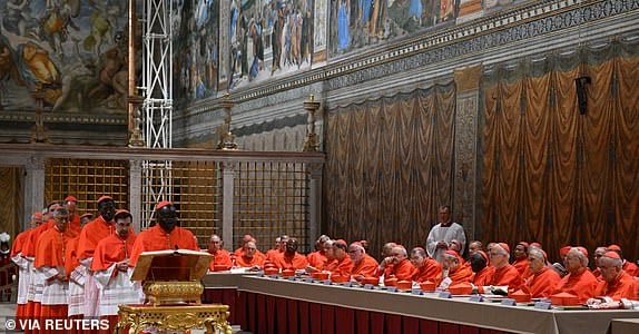 1746643415391 lc galleryimage cardinals pray in the sis